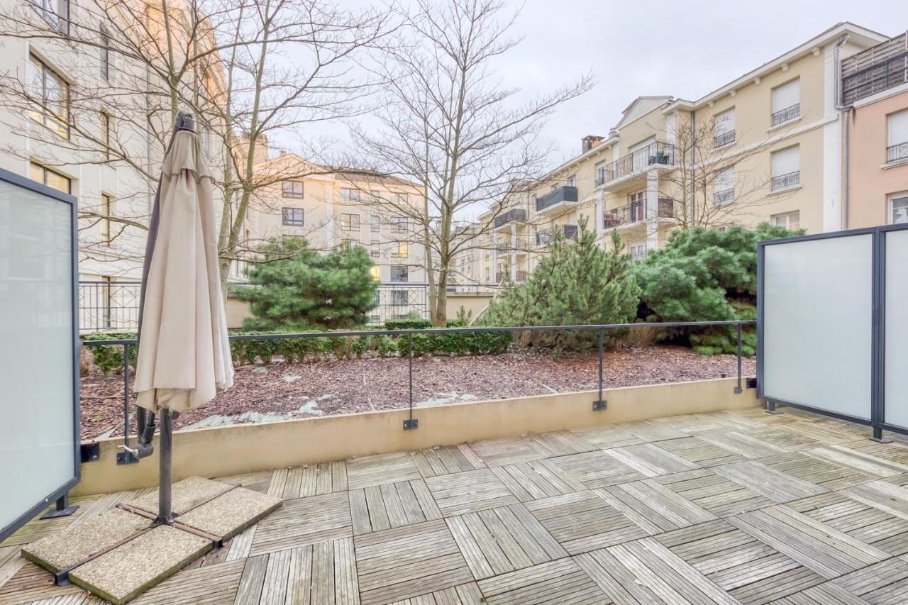 La Gare, Disneyland Paris Terrasse Parking Gratuit บุสซี-แซ็ง-ฌอร์ฌ ภายนอก รูปภาพ